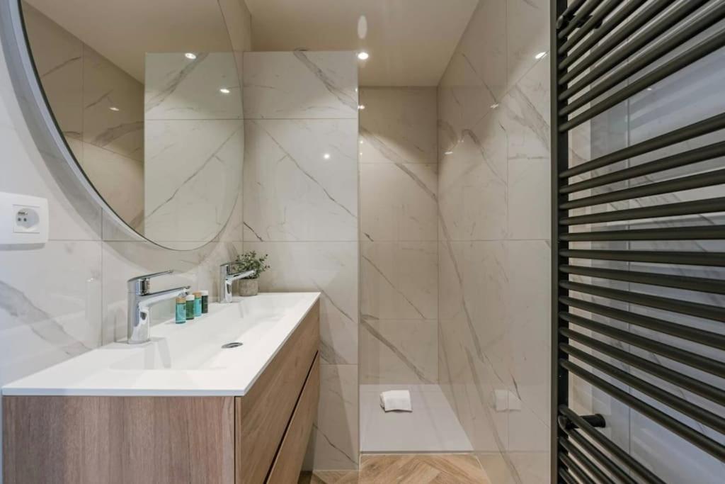 Juan - Stijlvol Appartement Met Uitzicht Op De Kaai Ostend Exterior foto