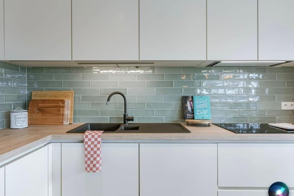 Juan - Stijlvol Appartement Met Uitzicht Op De Kaai Ostend Exterior foto