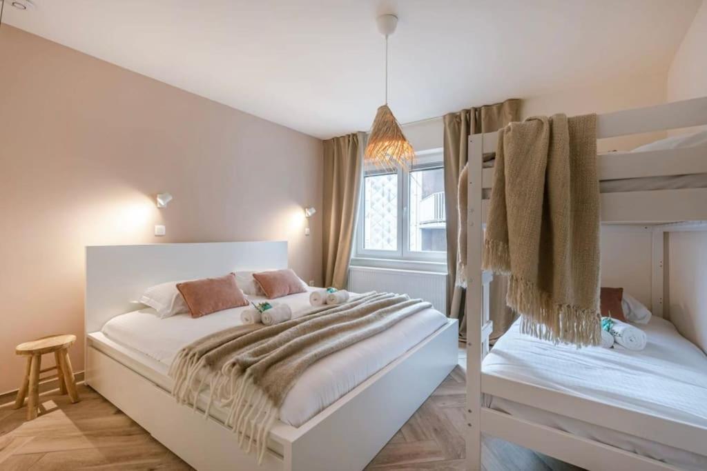 Juan - Stijlvol Appartement Met Uitzicht Op De Kaai Ostend Exterior foto