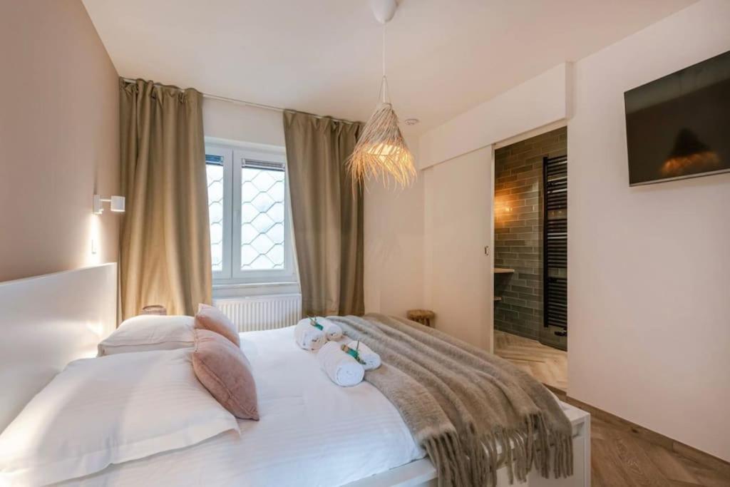 Juan - Stijlvol Appartement Met Uitzicht Op De Kaai Ostend Exterior foto