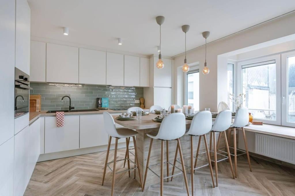 Juan - Stijlvol Appartement Met Uitzicht Op De Kaai Ostend Exterior foto